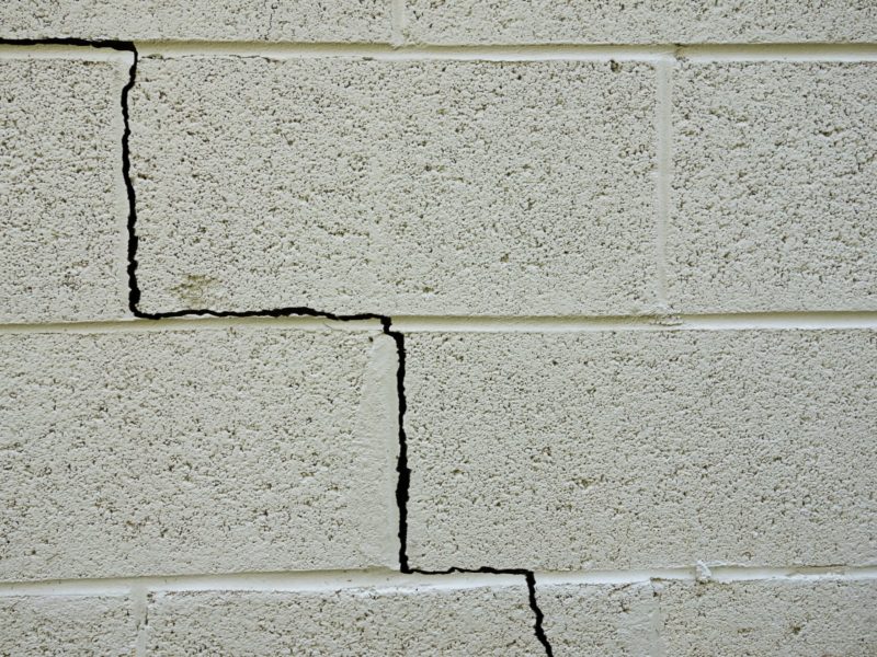 Hairline Ing Within Concrete Block Walls What You Need To Know - How To Fix Cement Block Wall